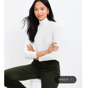 NWT LOFT Ribbed Mock Neck Top Size L & Dachshund Crew Socks